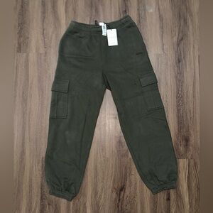Aritzia Mega Cargo Sweatpants Olive Green Brand New with Tags Size Medium